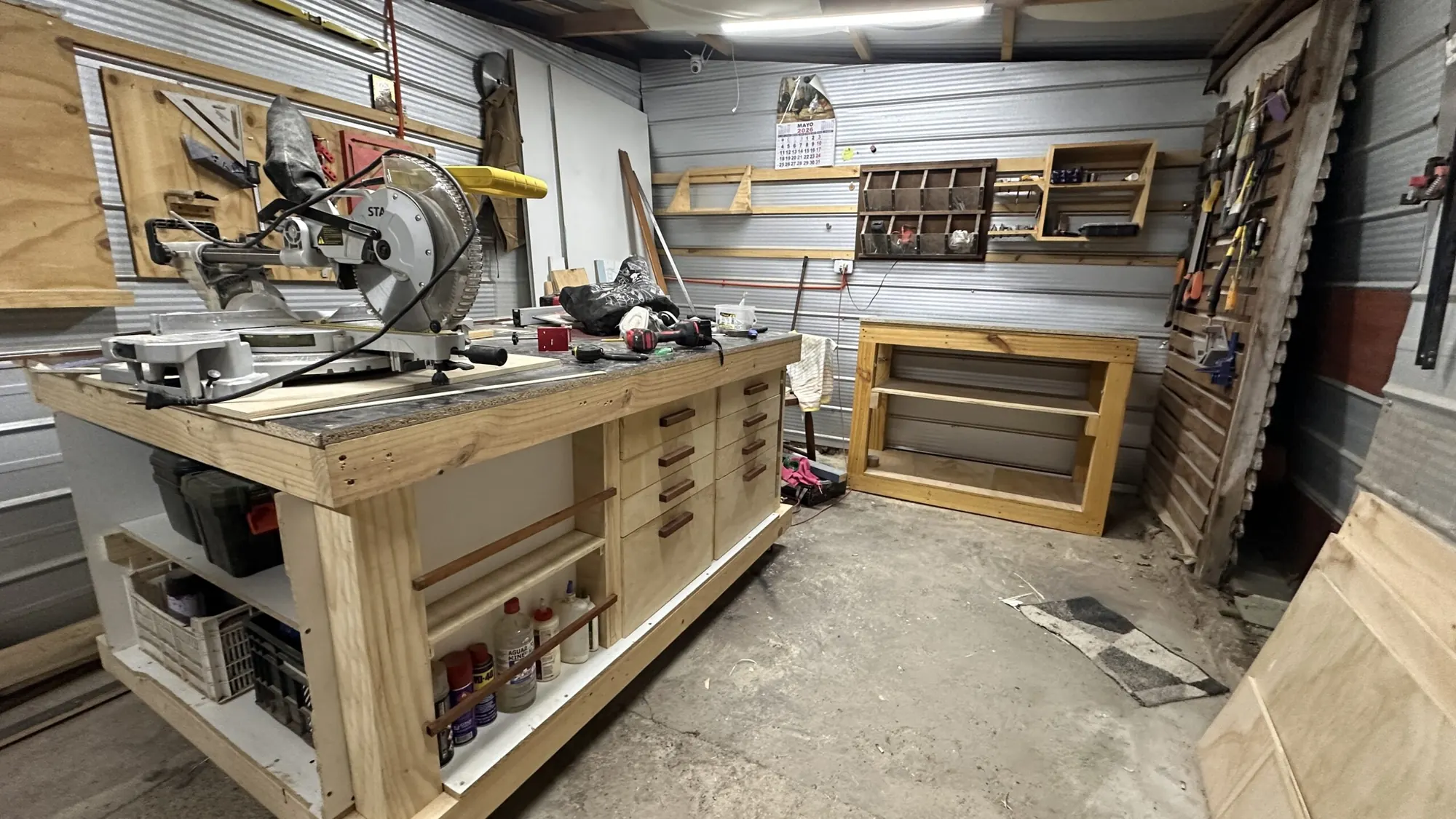 Fernando Daza en el taller de Acción Madera