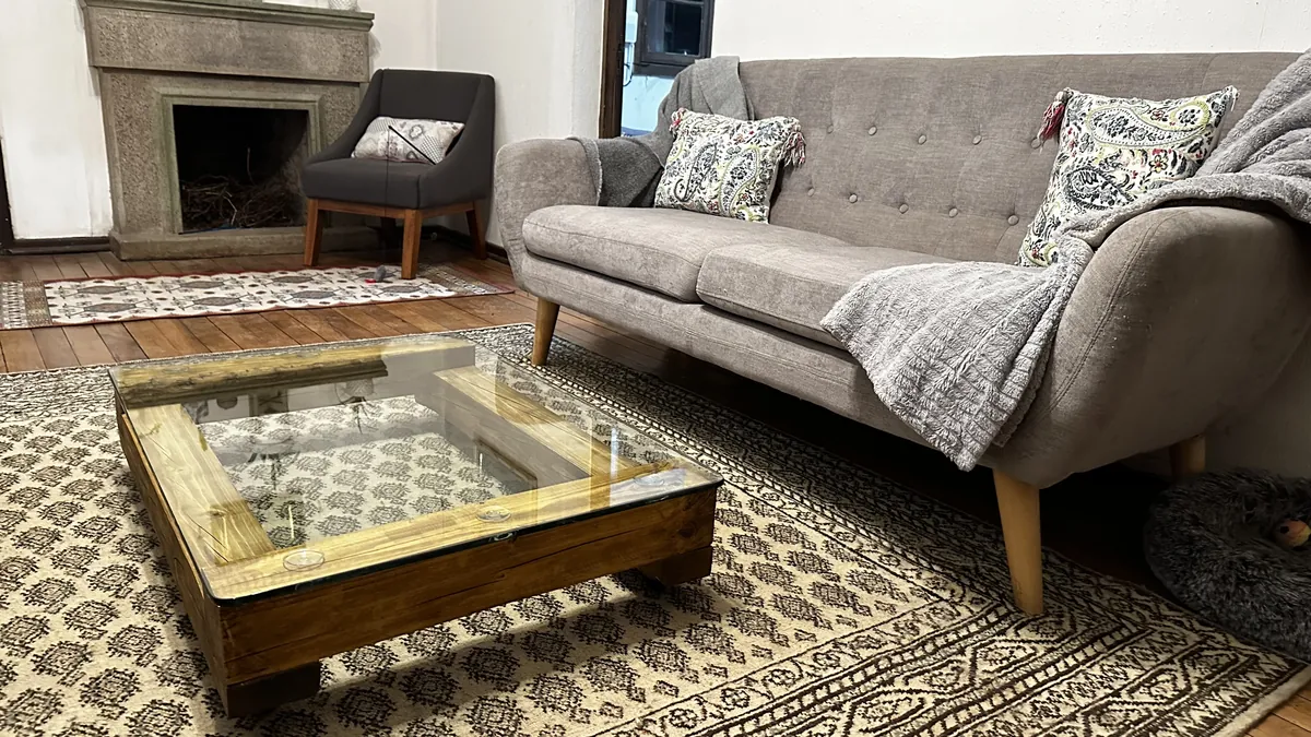 Sillón individual de 1 cuerpo en pino seleccionado con cojinería