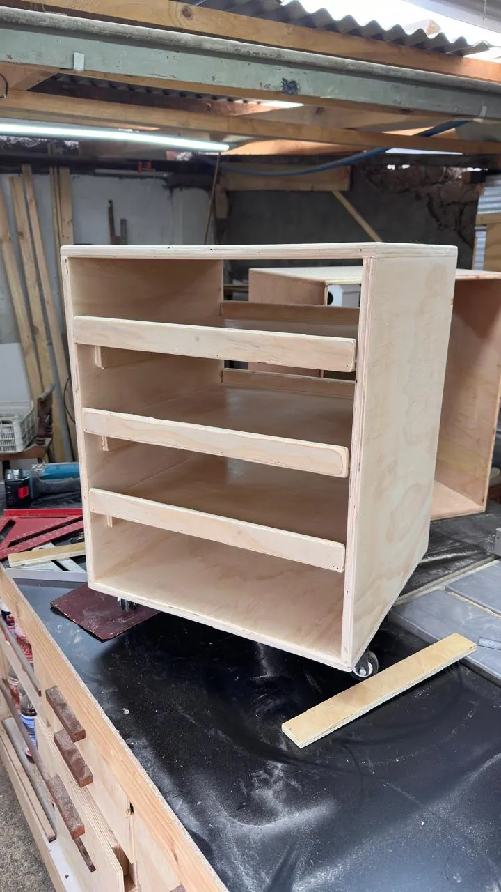 Fabricación artesanal de muebles